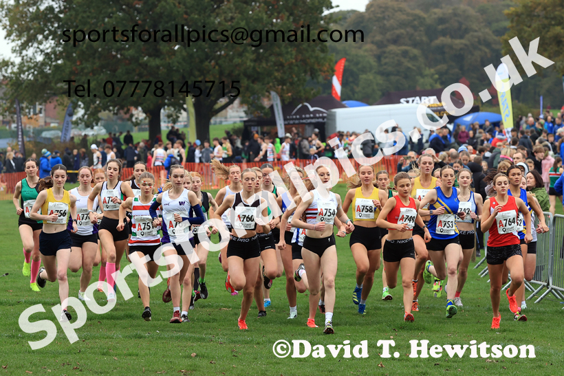 Womens Under-17s relay, 2025 Northern Cross Country Relays, Graves Park, Sheffield. Photo: David T. Hewitson/Sports for All Pics